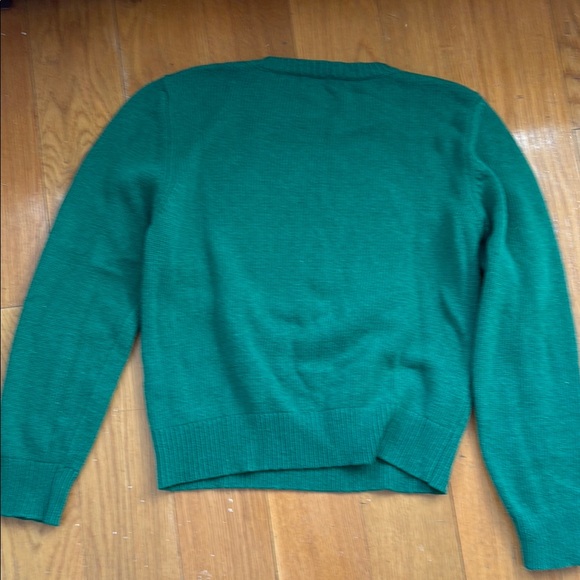 Gimaguas Green Sweater with Yin-Yang Design - Picture 3 of 4